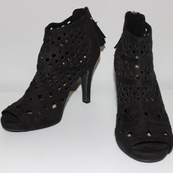 Lane Bryant Black Suede Laser Cut Out Peep Toe Mesh Tassel Zip Up Heels Size 10W - Picture 2 of 8